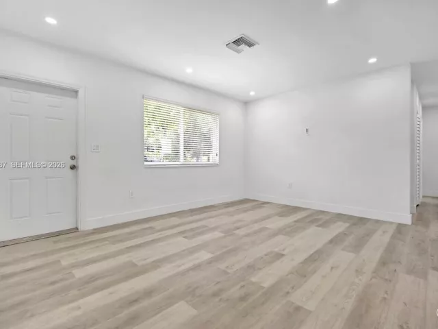 4-bedroom home for sale in North Miami Beach - 1401 NE 152nd St - MondialRealty