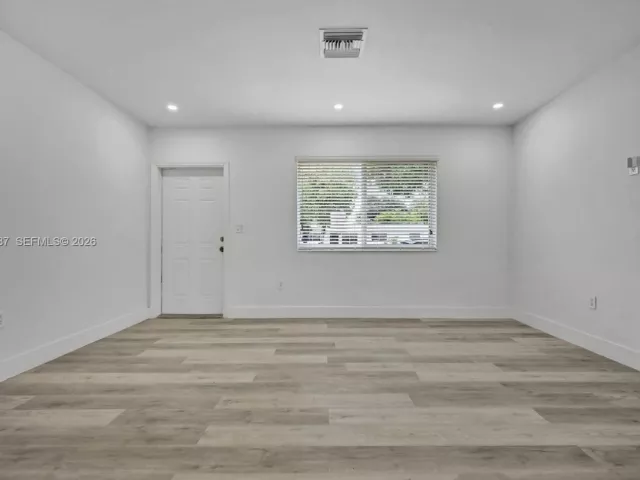 4-bedroom home for sale in North Miami Beach - 1401 NE 152nd St - MondialRealty