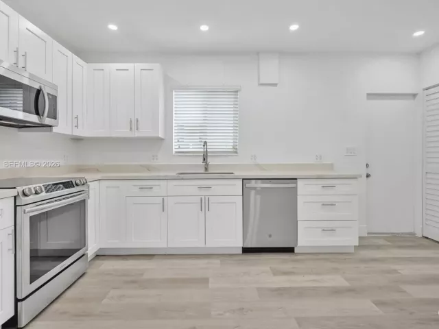 4-bedroom home for sale in North Miami Beach - 1401 NE 152nd St - MondialRealty