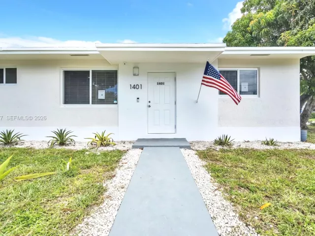 4-bedroom home for sale in North Miami Beach - 1401 NE 152nd St - MondialRealty