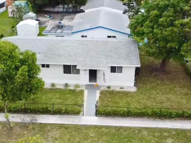 4-bedroom home for sale in North Miami Beach - 1401 NE 152nd St - MondialRealty
