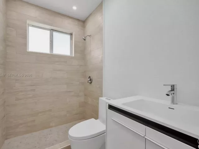 4-bedroom home for sale in North Miami Beach - 1401 NE 152nd St - MondialRealty