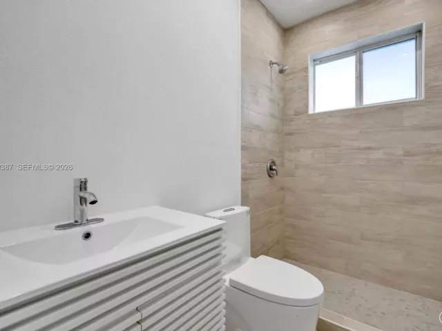 4-bedroom home for sale in North Miami Beach - 1401 NE 152nd St - MondialRealty