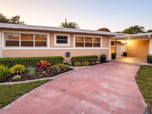 3-bedroom home for rent in Miami Gardens - 19130 NW 5th Pl 19130 - MondialRealty