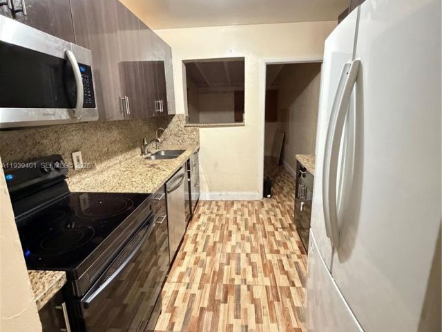 3-bedroom home for rent in Miami Gardens - 19130 NW 5th Pl 19130 - MondialRealty