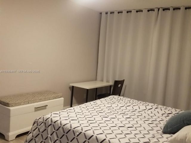 2-bedroom condo for rent in Hallandale Beach - 2500 Parkview Dr 2517 - MondialRealty