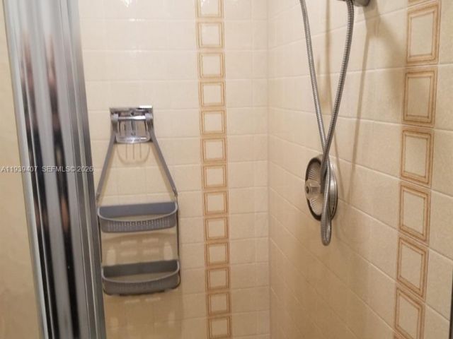 2-bedroom condo for rent in Hallandale Beach - 2500 Parkview Dr 2517 - MondialRealty