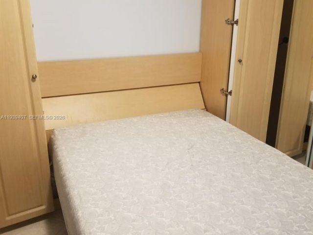 2-bedroom condo for rent in Hallandale Beach - 2500 Parkview Dr 2517 - MondialRealty