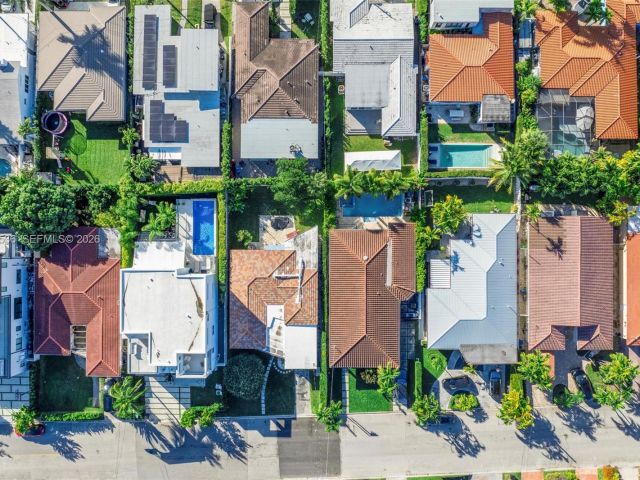 Home for sale at 9424 - 9432 Carlyle Ave - photo 7119179