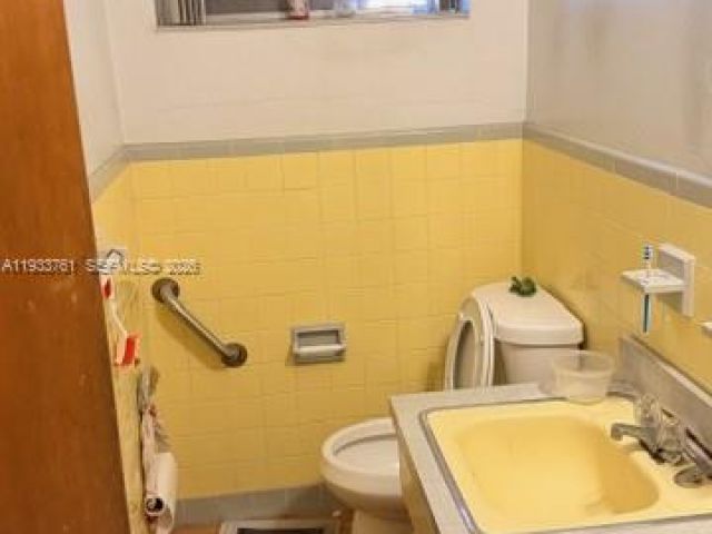 Home for sale at 1100 NE 110th St - photo 7449159