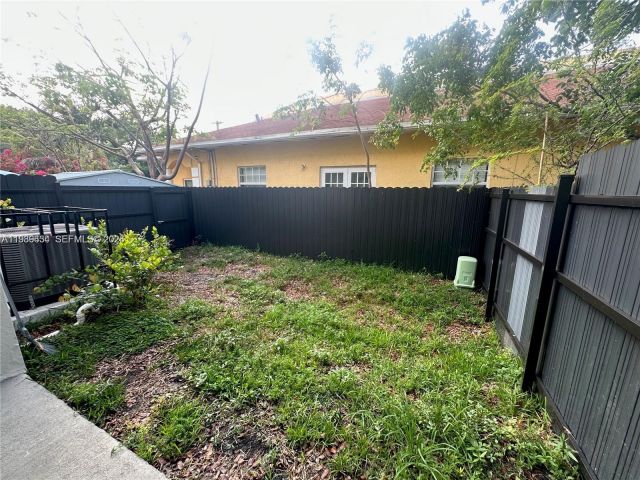 Home for rent at 116 NW 10th St B - photo 7437713