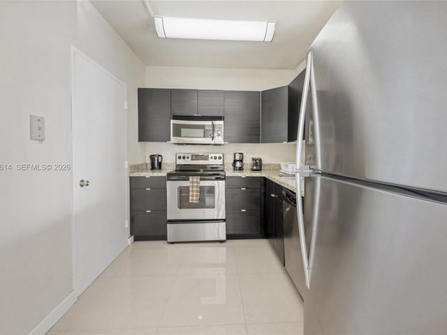 Apartment for sale  Unit #1618 - photo 7001781