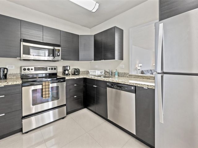 Apartment for sale  Unit #1618 - photo 7001782