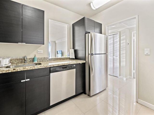 Apartment for sale  Unit #1618 - photo 7001783