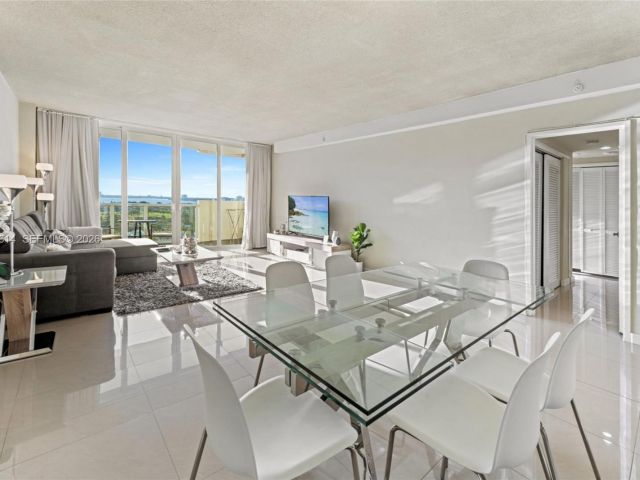 Apartment for sale  Unit #1618 - photo 7001788