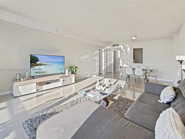 Apartment for sale  Unit #1618 - photo 7001791