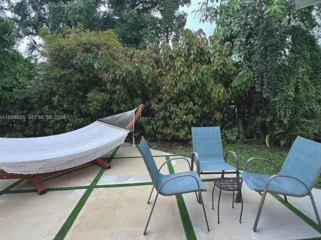 4-bedroom home for rent in Biscayne Park - 1110 NE 119th - MondialRealty