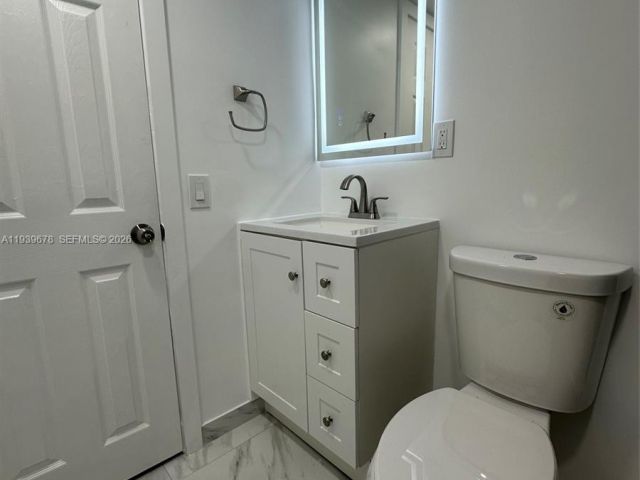 Home for sale at 1521 NE 43rd Ct - photo 6997622