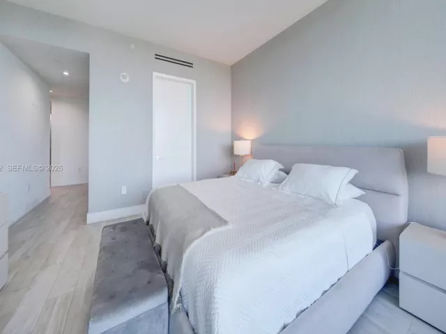 1-bedroom condo for sale in Bal Harbour - 10201 Collins Ave 804 - MondialRealty