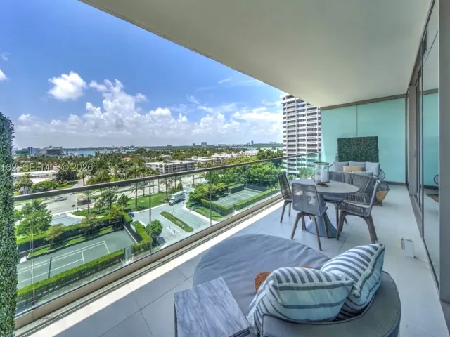 1-bedroom condo for sale in Bal Harbour - 10201 Collins Ave 804 - MondialRealty