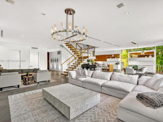 Home for rent at 201 Palm Ave - photo 6997484