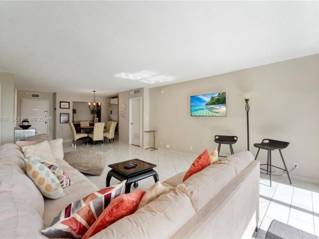 Apartment for sale  Unit #212 - photo 7483307