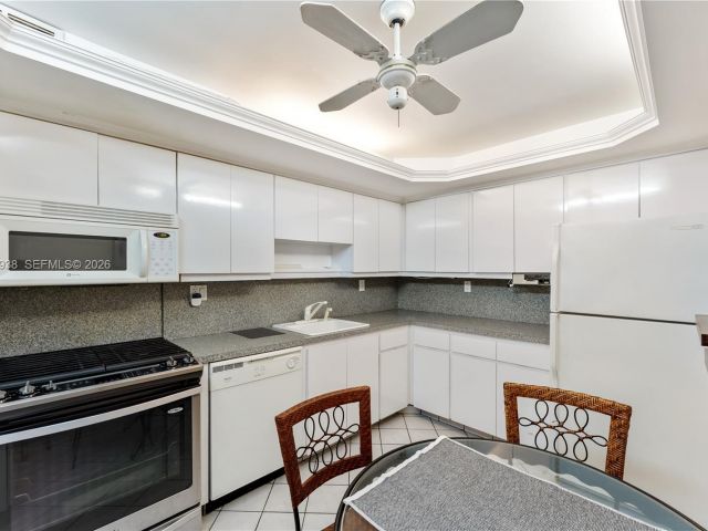 Apartment for sale  Unit #212 - photo 7483314