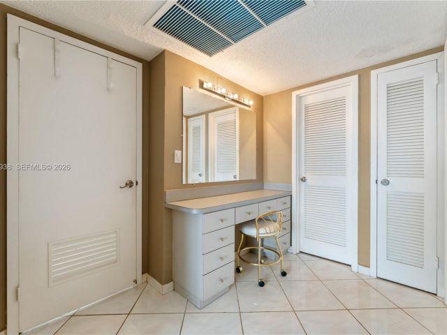 Apartment for sale  Unit #212 - photo 7483318