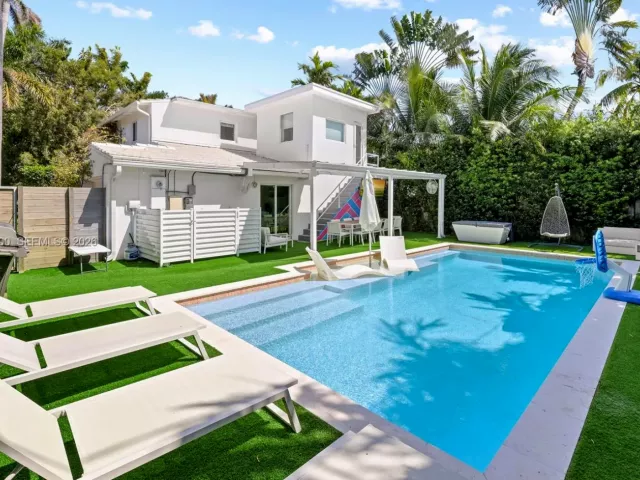 4-bedroom home for sale in Miami Beach - 4490 Royal Palm Ave - MondialRealty