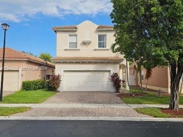 3-bedroom home for rent in Homestead - 2160 NE 37th Rd 2160 - MondialRealty