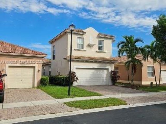 3-bedroom home for rent in Homestead - 2160 NE 37th Rd 2160 - MondialRealty