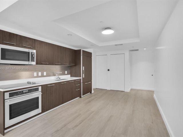 1-bedroom condo for rent in Miami - 55 SW 9th St 1109 - MondialRealty