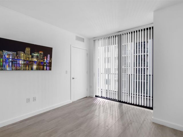 1-bedroom condo for rent in Miami - 55 SW 9th St 1109 - MondialRealty