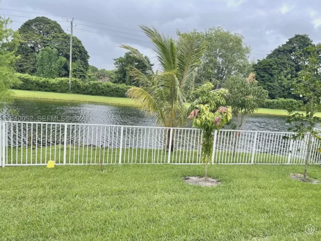 5-bedroom home for rent in Cooper City - 12841 Country Glen Dr - MondialRealty
