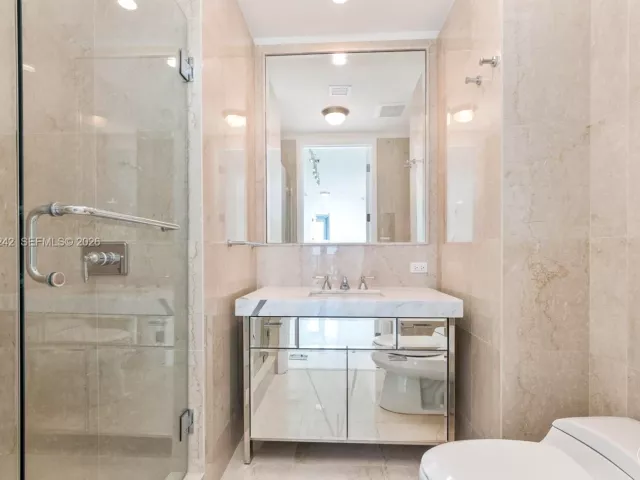 2-bedroom condo for sale in Sunny Isles Beach - 17475 Collins Ave 2003 - MondialRealty