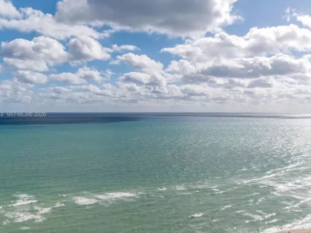 2-bedroom condo for sale in Sunny Isles Beach - 17475 Collins Ave 2003 - MondialRealty