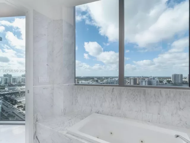 2-bedroom condo for sale in Sunny Isles Beach - 17475 Collins Ave 2003 - MondialRealty