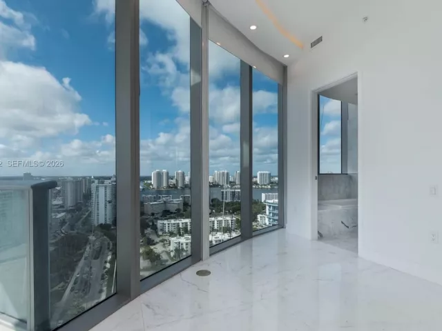 2-bedroom condo for sale in Sunny Isles Beach - 17475 Collins Ave 2003 - MondialRealty