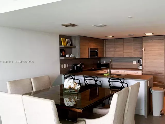 2-bedroom condo for rent in Sunny Isles Beach - 400 Sunny Isles Blvd 1120 - MondialRealty