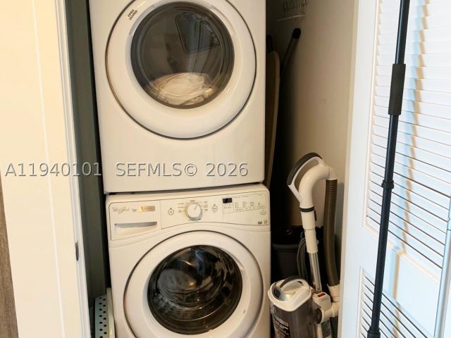 2-bedroom condo for rent in Sunny Isles Beach - 400 Sunny Isles Blvd 1120 - MondialRealty