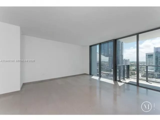 1-bedroom condo for rent in Miami - 68 SE 6th St 3708 - MondialRealty