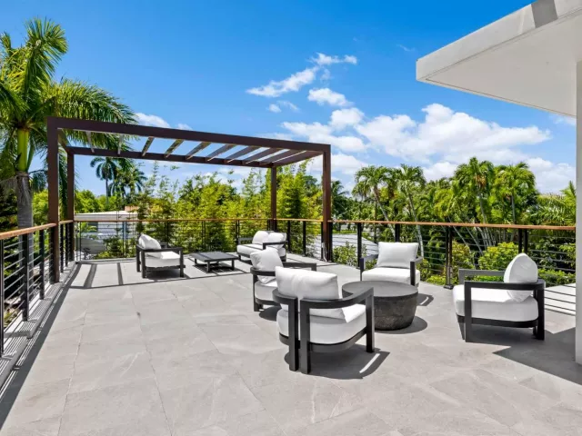 4-bedroom home for sale in Miami Beach - 5288 Alton Road - MondialRealty