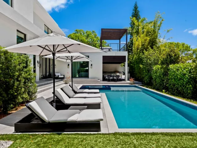 4-bedroom home for sale in Miami Beach - 5288 Alton Road - MondialRealty