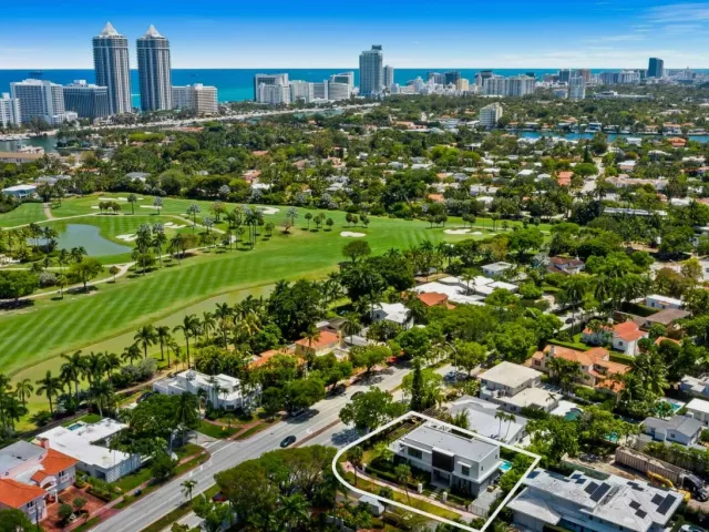 4-bedroom home for sale in Miami Beach - 5288 Alton Road - MondialRealty