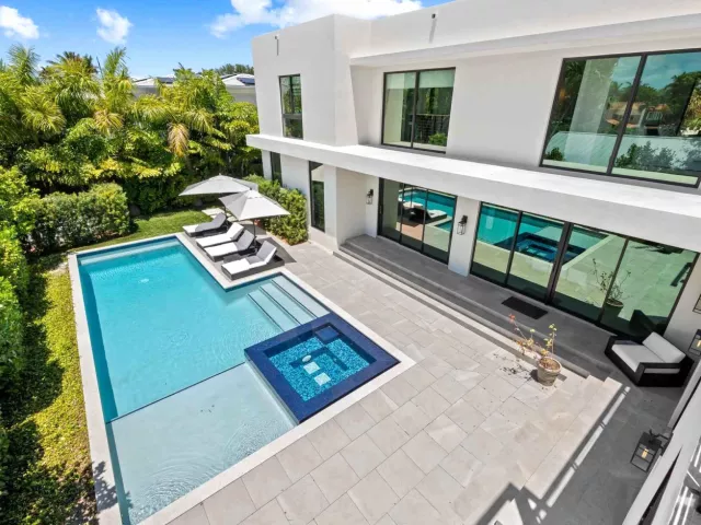 4-bedroom home for sale in Miami Beach - 5288 Alton Road 2 - MondialRealty