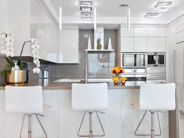 2-bedroom condo for sale in Sunny Isles Beach - 17475 Collins Ave 2502 - MondialRealty