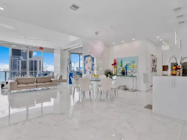 2-bedroom condo for sale in Sunny Isles Beach - 17475 Collins Ave 2502 - MondialRealty
