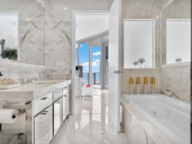 Apartment for sale  Unit #2502 - photo 7013875