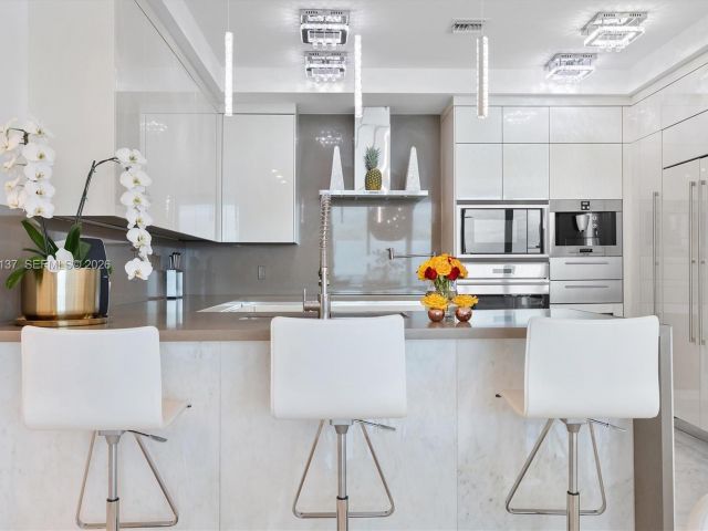 Apartment for sale  Unit #2502 - photo 7013881