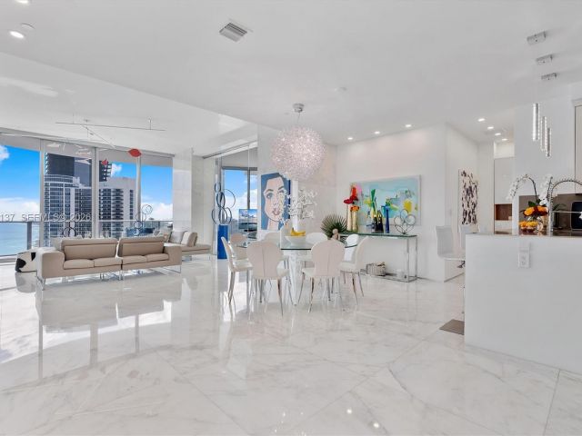 Apartment for sale  Unit #2502 - photo 7013888